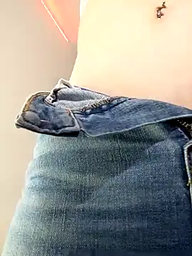 Amira Milker online show from January 2025 02:07:01 PM