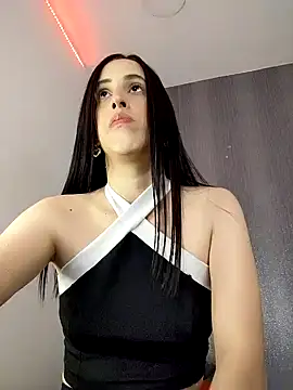 Amira Milker online show from February 2025 08:05:02 PM