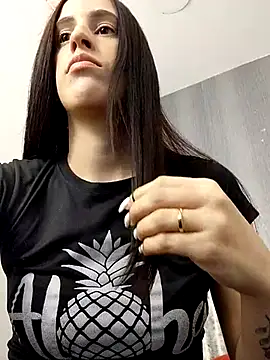 Amira Milker online show from February 2025 12:59:01 PM