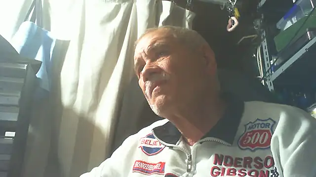 nonnomaturobisex online show from October 2025 04:00:01 PM