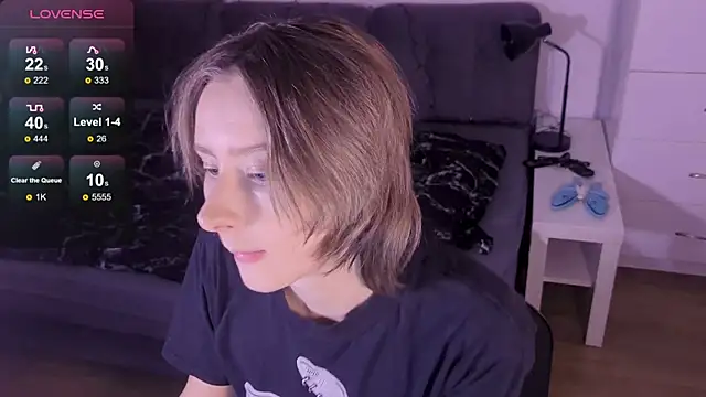 mothkink online show from December 2025 06:15:01 PM