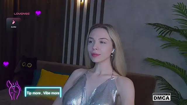 Holl1Would online show from February 2025 03:33:01 AM