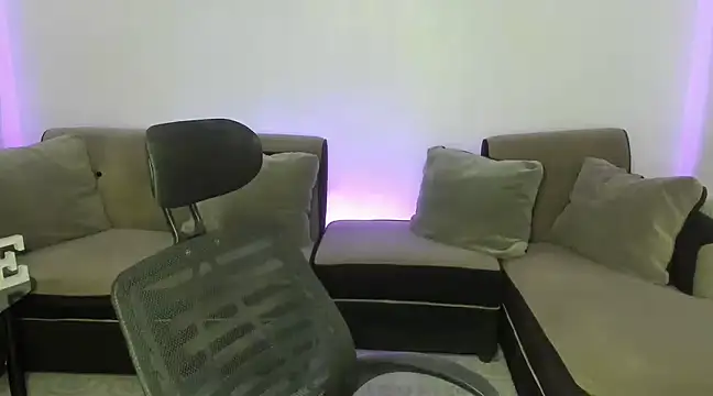Snapshot of transbigcummer chatting on February 2025 03:09:02 AM transbigcummer online show from February 2025 03:09:02 AM