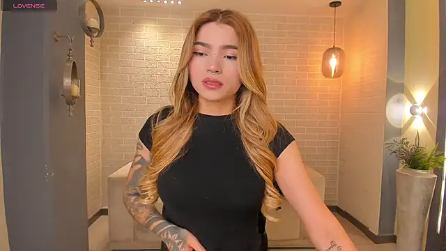 Snapshot of LexieWayne chatting on February 2026 12:17:01 PM LexieWayne online show from February 2026 12:17:01 PM