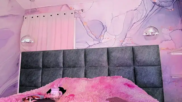 AntonellaRossi online show from April 2026 07:48:01 PM