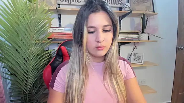 Snapshot of Lana_Sofia1 chatting on May 2026 02:06:01 AM Lana Sofia1 online show from May 2026 02:06:01 AM