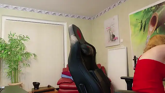 HotLana69 online show from March 2025 06:00:02 PM