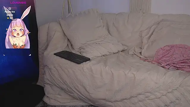 bunnycuteshy online show from December 2025 01:27:02 PM