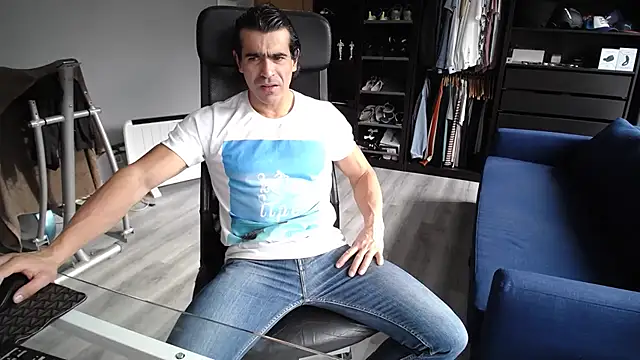 samricci21 online show from November 2025 03:12:02 PM