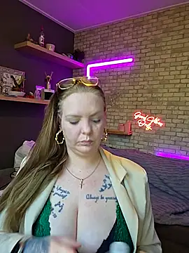 Snapshot of Melissa1994- chatting on April 2026 01:39:02 PM Melissa1994- online show from April 2026 01:39:02 PM