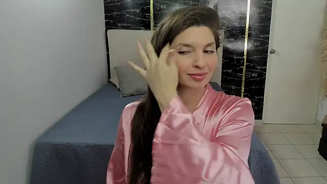 Azahara Amin  online show from June 2026 05:04:02 PM