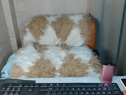 Snapshot of Sweet_kitty60xx chatting on January 2026 04:03:01 AM Sweet kitty60xx online show from January 2026 04:03:01 AM