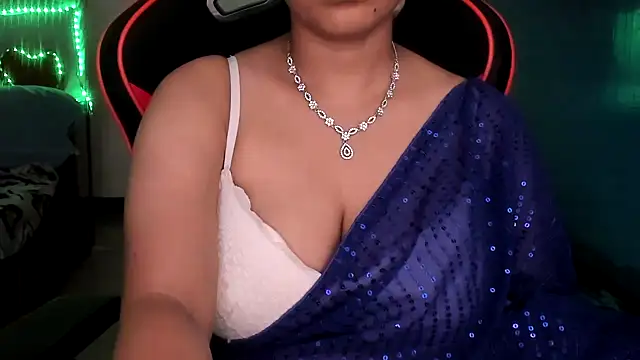 Snapshot of South_indian_tickly chatting on May 2026 01:40:01 PM South indian tickly online show from May 2026 01:40:01 PM