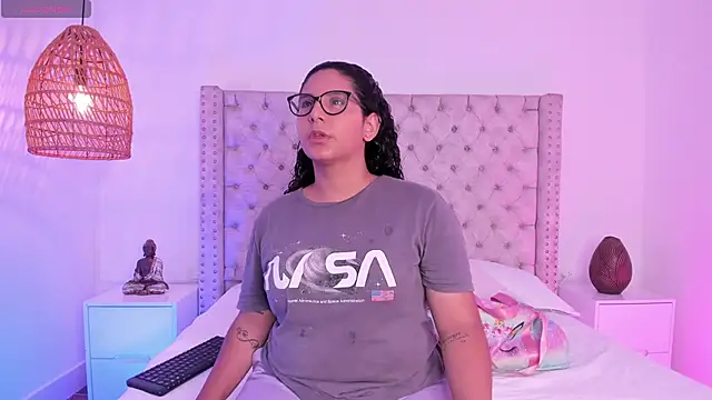 DanielleEvans  online show from March 2025 11:28:01 AM