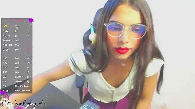 Snapshot of Kim_Wexler chatting on October 2025 05:33:01 AM Kim Wexler online show from October 2025 05:33:01 AM