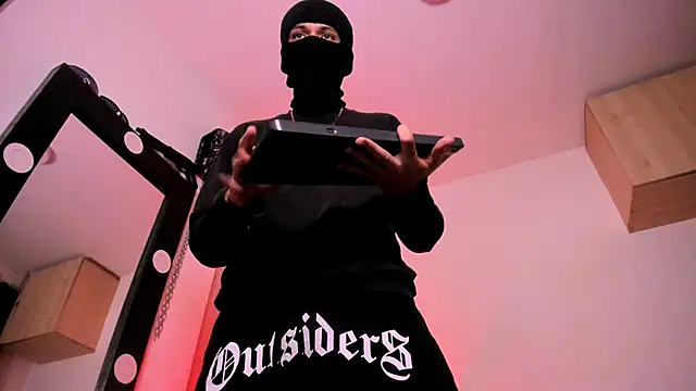 Samuel Suarez online show from September 2025 12:11:01 AM