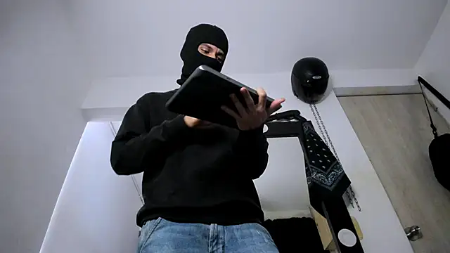 Samuel Suarez online show from October 2025 12:31:02 AM