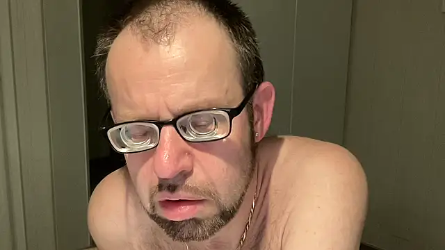 Snapshot of FABIOGLASSES chatting on May 2026 11:55:02 PM FABIOGLASSES online show from May 2026 11:55:02 PM
