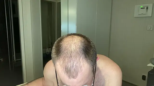 Snapshot of FABIOGLASSES chatting on May 2026 12:04:02 AM FABIOGLASSES online show from May 2026 12:04:02 AM