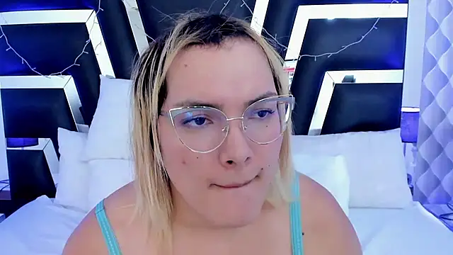 Snapshot of katya_kozlov chatting on March 2025 06:41:01 AM katya kozlov online show from March 2025 06:41:01 AM