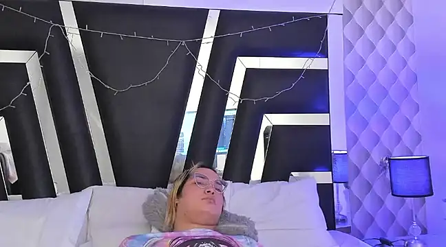 Snapshot of katya_kozlov chatting on March 2025 02:27:01 AM katya kozlov online show from March 2025 02:27:01 AM