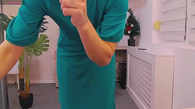 EllaMilf  online show from December 2024 01:17:02 PM