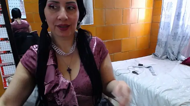 Snapshot of charlote_temple chatting on June 2026 02:10:01 PM charlote temple online show from June 2026 02:10:01 PM