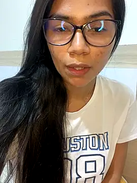 Snapshot of MauraGray chatting on October 2025 10:54:02 PM MauraGray online show from October 2025 10:54:02 PM