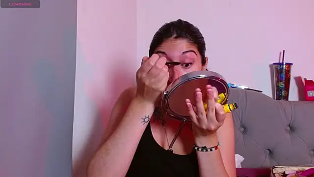 Red-moon1 online show from November 2025 04:59:02 AM