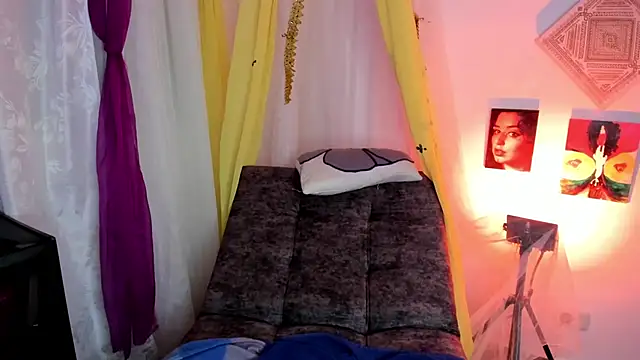 sophiaamethystt online show from December 2025 10:41:02 PM