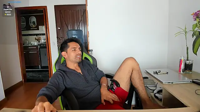 Snapshot of EuphoriaBoys chatting on December 2024 07:42:02 PM EuphoriaBoys online show from December 2024 07:42:02 PM