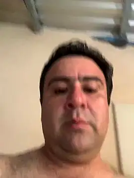 EmilianoGt online show from October 2025 04:46:01 PM