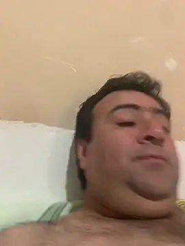 EmilianoGt online show from November 2025 09:36:01 PM