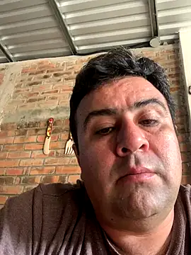 EmilianoGt online show from December 2025 04:35:02 PM