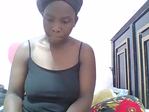 miss melis online show from November 2025 02:37:02 PM