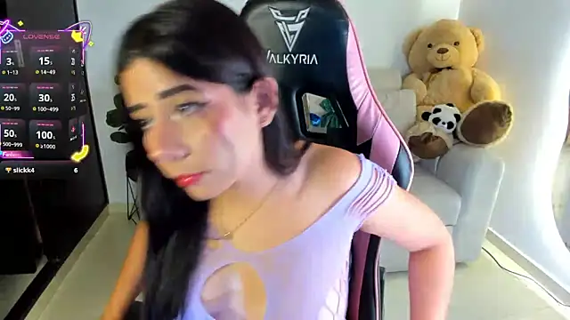 eval lee18 online show from October 2025 03:04:02 AM