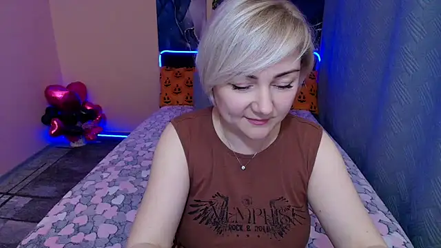 BlondPearl online show from November 2025 08:33:02 PM