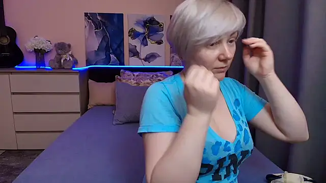BlondPearl online show from June 2026 08:58:01 PM