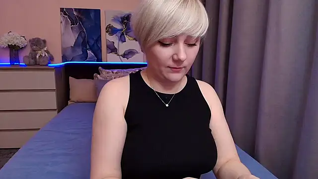 BlondPearl online show from July 2026 07:49:02 PM