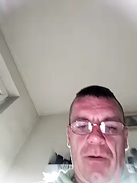 Robertino21cm online show from March 2026 04:51:01 AM