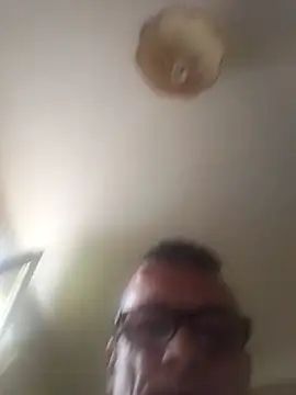 Robertino21cm online show from April 2026 07:09:02 AM