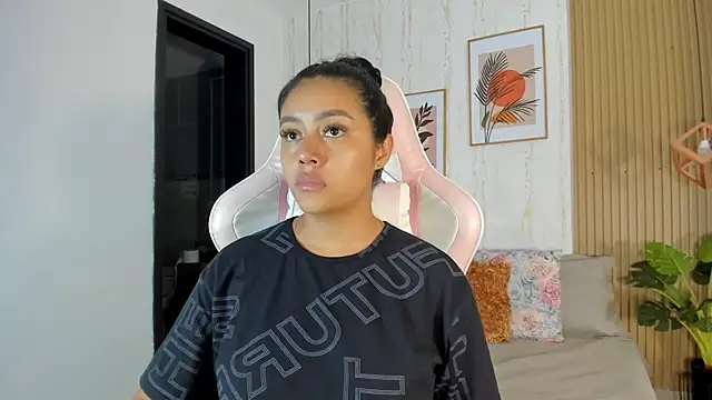 CameronCollins  online show from December 2025 08:37:02 PM