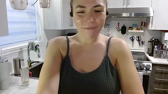 Ellie-L-Elizabeth online show from March 2025 11:05:02 AM