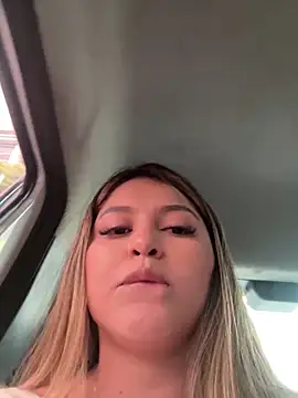 lunablossom  online show from March 2025 09:13:01 PM