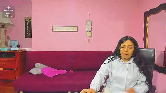 lesbiancuple online show from November 2025 12:43:01 AM