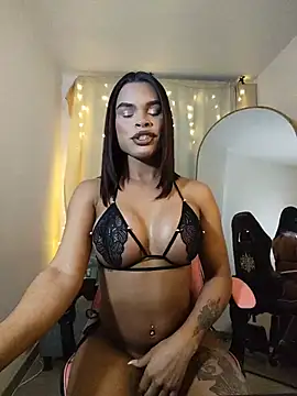 Snapshot of _diamondpamela chatting on June 2026 04:39:02 AM diamondpamela online show from June 2026 04:39:02 AM