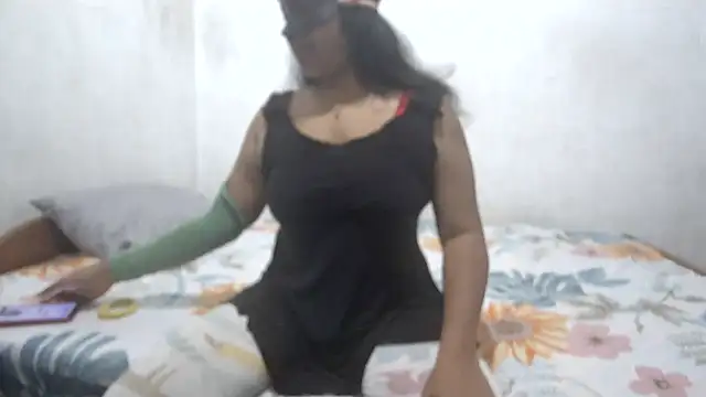 Snapshot of DevilZoone chatting on December 2025 03:42:01 PM DevilZoone online show from December 2025 03:42:01 PM