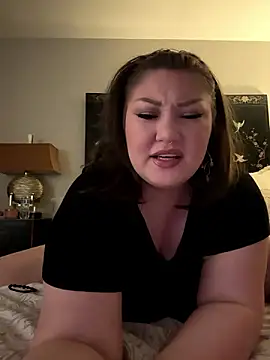 Snapshot of RosieDixx chatting on December 2024 07:03:01 AM RosieDixx online show from December 2024 07:03:01 AM