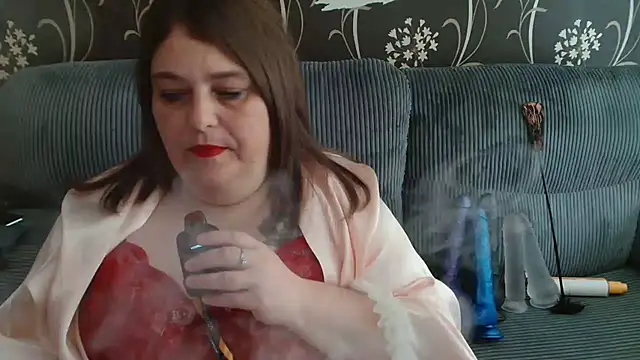 Snapshot of HouseWifeWhore_Milf chatting on September 2025 12:50:02 PM HouseWifeWhore Milf online show from September 2025 12:50:02 PM
