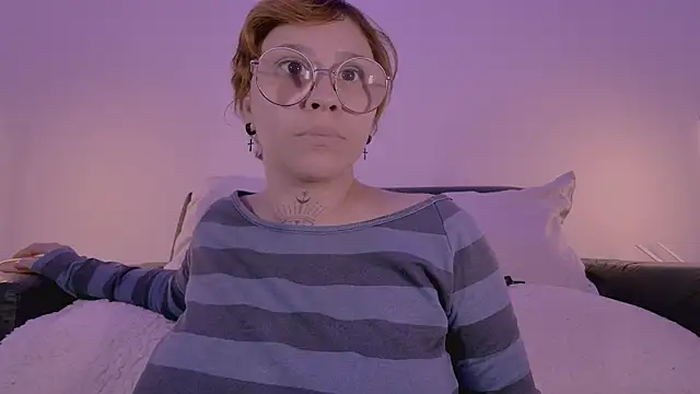 Snapshot of Lilmuh_ chatting on May 2026 01:01:02 AM Lilmuh online show from May 2026 01:01:02 AM